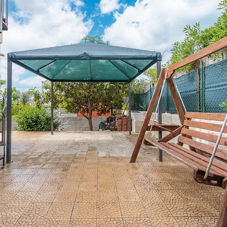 Andreina Apartman Ognina